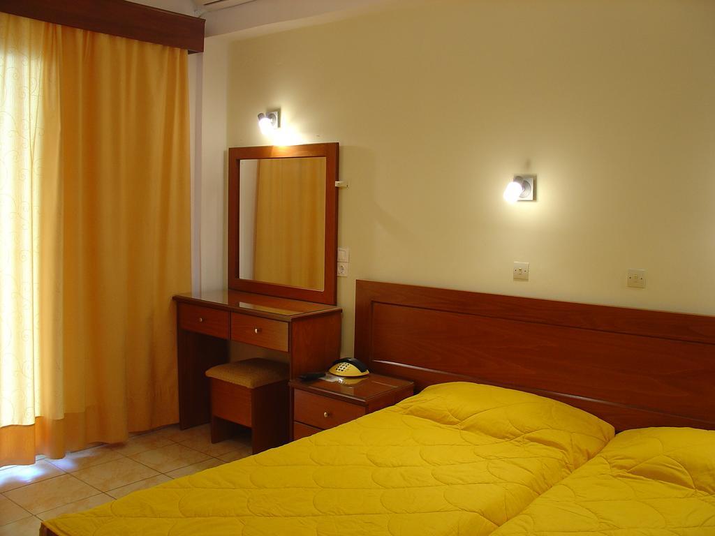 Golden Sands Hotel Agios Georgios  Camera foto